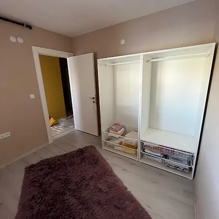 Apartment Havuz Ve Bahce Olanagi Sunan Site Ici Konut *