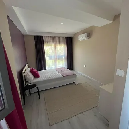 Apartment Havuz Ve Bahce Olanagi Sunan Site Ici Konut