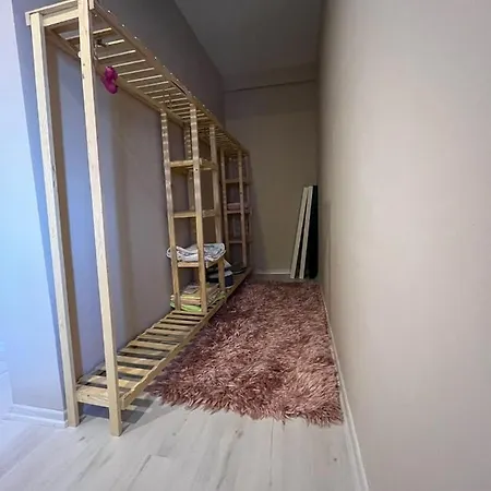 Havuz Ve Bahce Olanagi Sunan Site Ici Konut Apartment
