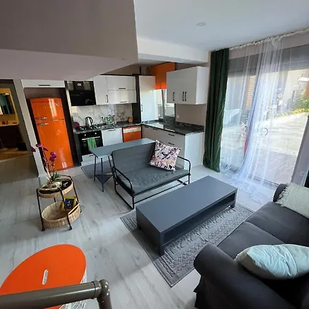 Apartment Havuz Ve Bahce Olanagi Sunan Site Ici Konut *