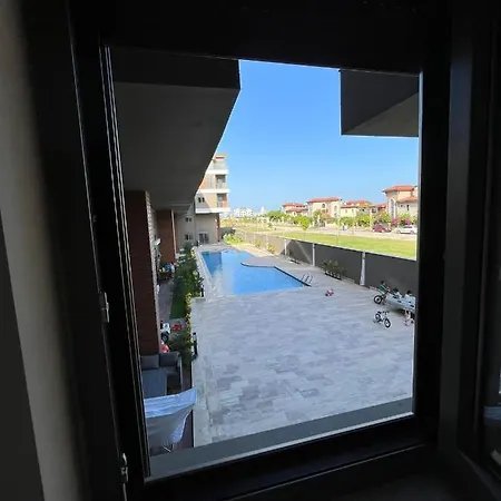 Apartment Havuz Ve Bahce Olanagi Sunan Site Ici Konut *