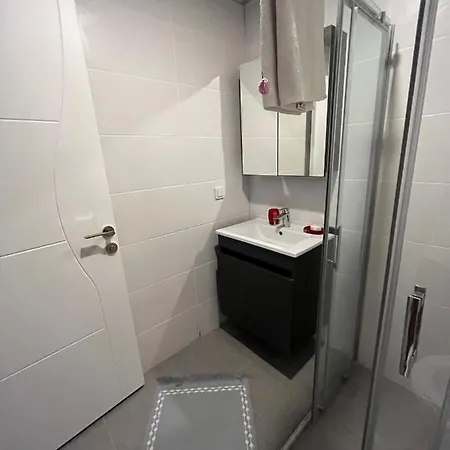 Apartment Havuz Ve Bahce Olanagi Sunan Site Ici Konut