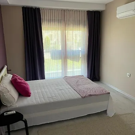 Apartment Havuz Ve Bahce Olanagi Sunan Site Ici Konut *